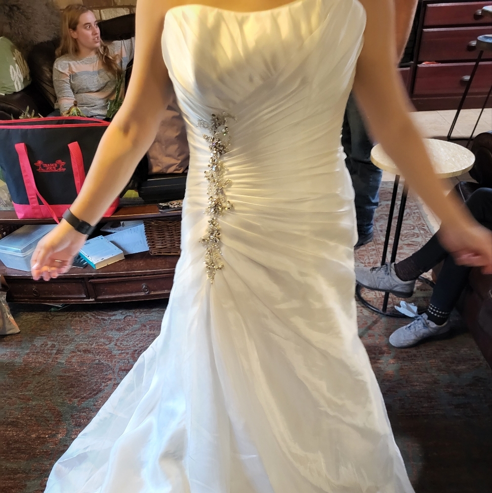Brand new wedding dress